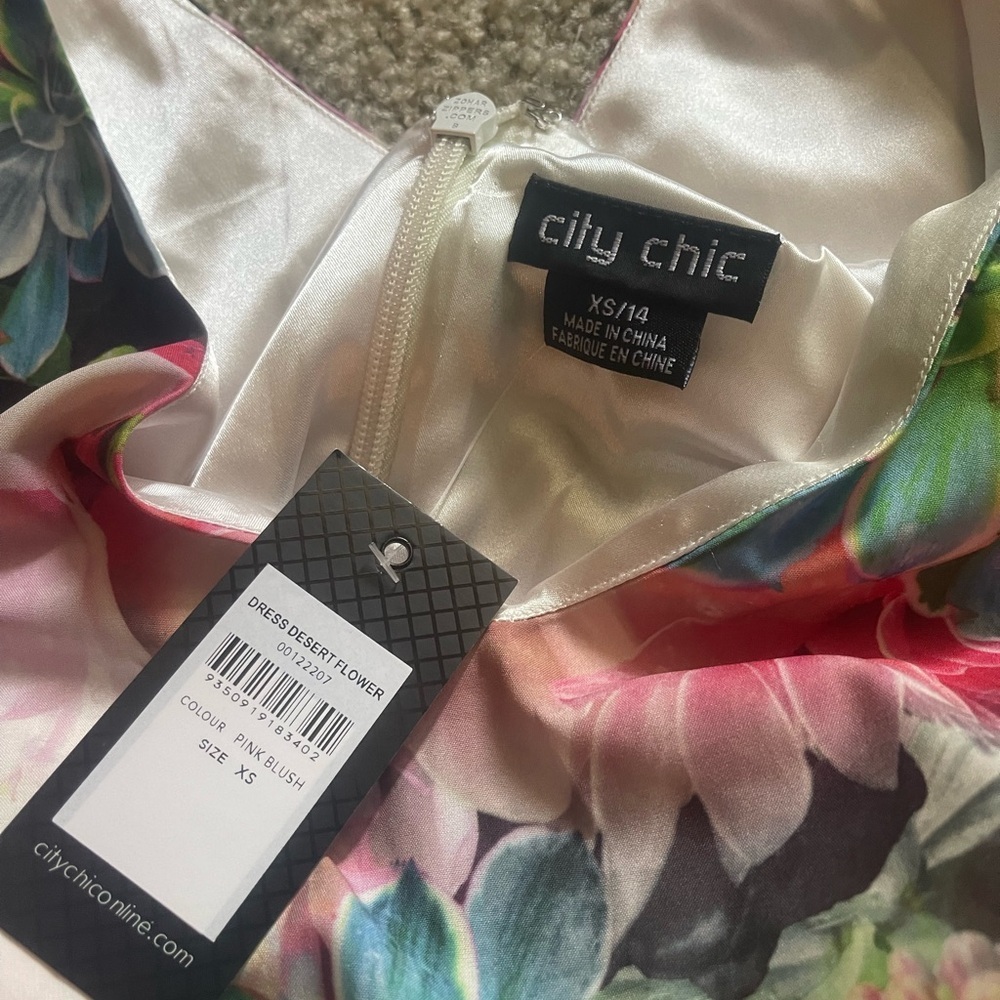 City Chic Desert Flower Fit & Flare Dress - Size XS/14 - NWT - Picture 3 of 3